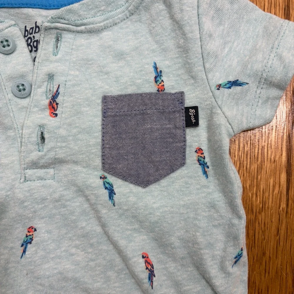 Osh Kosh B'Gosh Onesie 9M - Picture 2 of 5